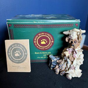 Boyds Bears & Friends Collectors Figurine